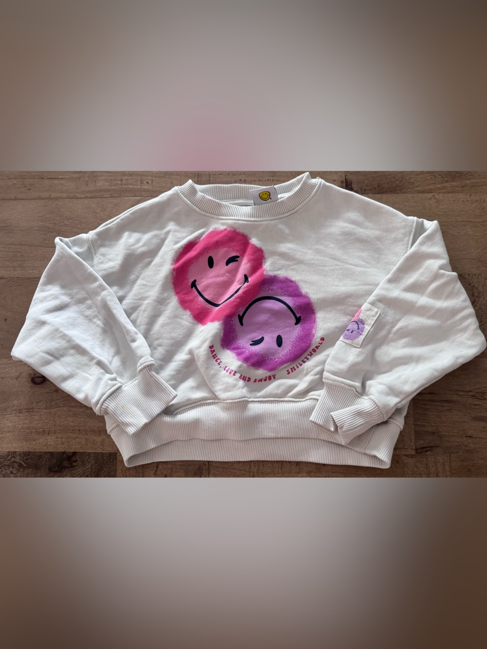 Zara White Kids cropped Sweatshirt with Pink Purple Smiley Design size 6-7 years